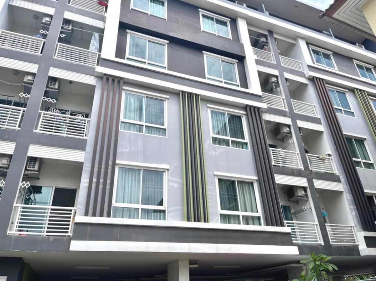 Apartamento 8 Resident Bangkok Exterior foto