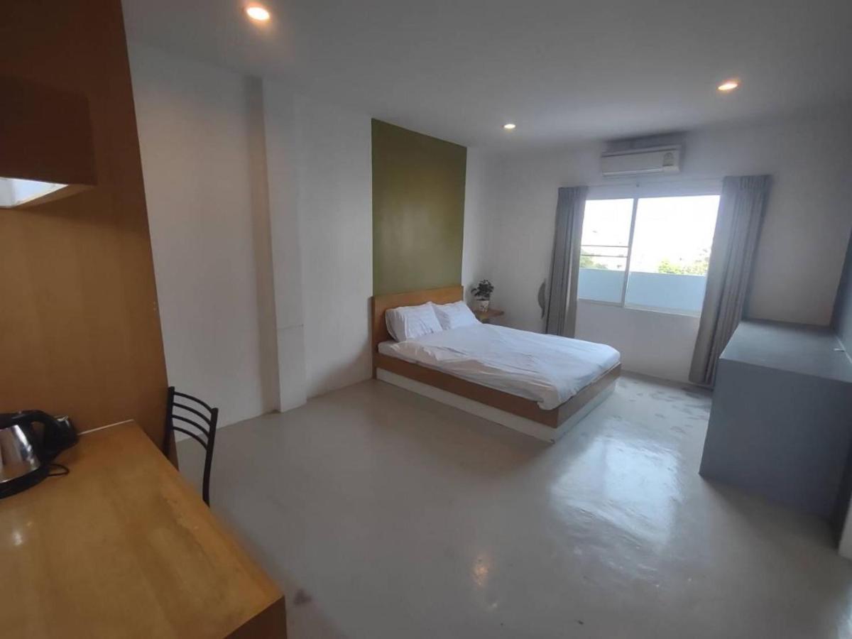 Apartamento 8 Resident Bangkok Exterior foto